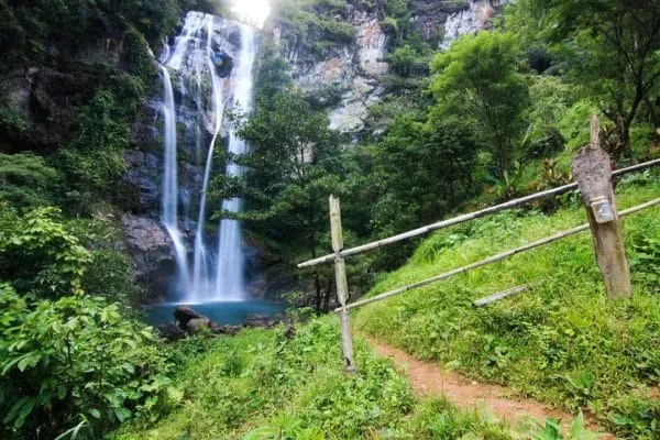 Cunca Rami Waterfall 600x400 1