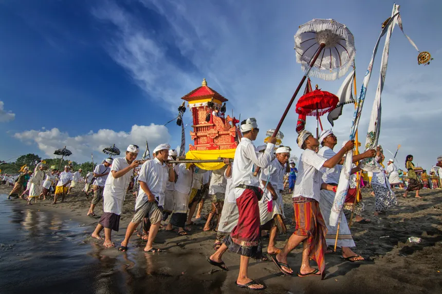 Blog : Komodo Island vs Lombok : A Traveler’s Guide to Choosing Your Perfect Destination 16 koes nadi ND1pHO839YA unsplash scaled 1