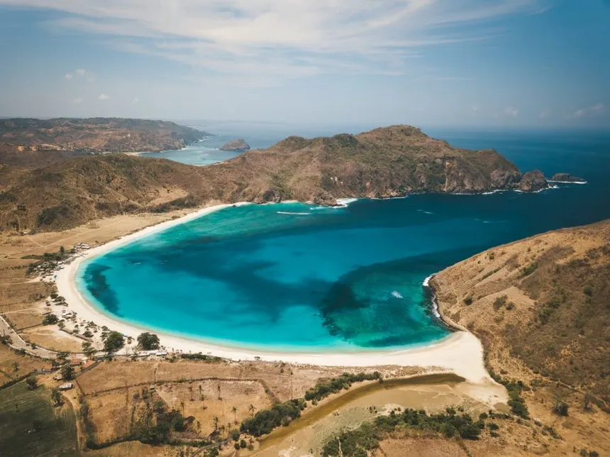 Blog : Komodo Island vs Lombok : A Traveler’s Guide to Choosing Your Perfect Destination 14 kuta beaches 1024x767 1