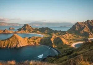 Blog : Komodo Island vs Lombok : A Traveler’s Guide to Choosing Your Perfect Destination