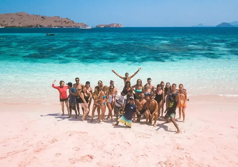 komodo pink beach indonesia 1 1
